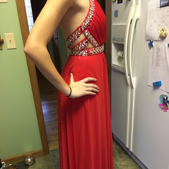 Red prom dress - Picture 4 of 4